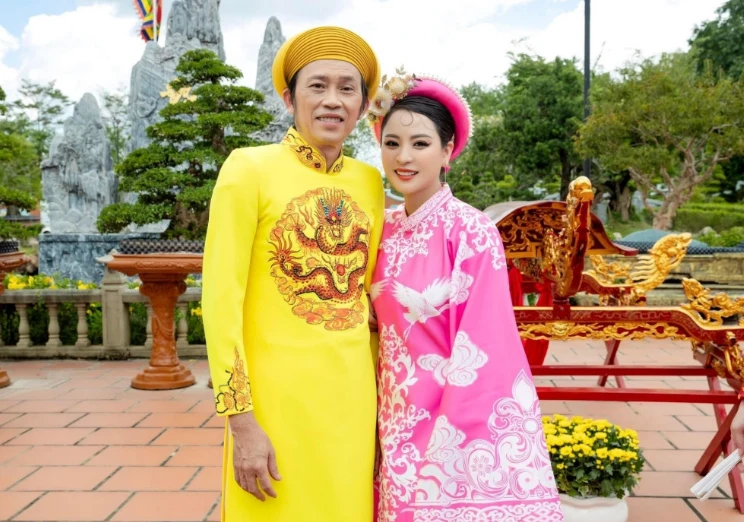 Con nuôi Hoài Linh dính ồn ào đòi nhà, sự nghiệp mờ nhạt, 2 năm mất giọng - Hình 9