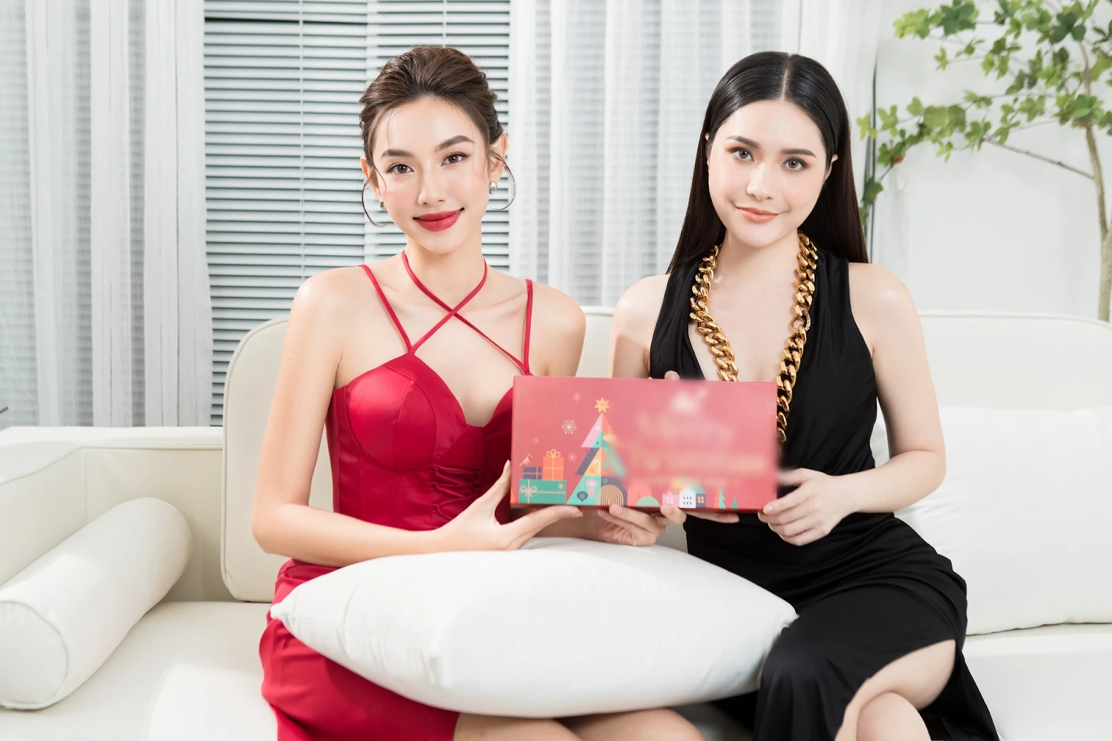 Doan Di Bang broke the deal to sell 4000 lipsticks to Thuy Tien, made a shocking appointment before wearing the bracelet? - Photo 6