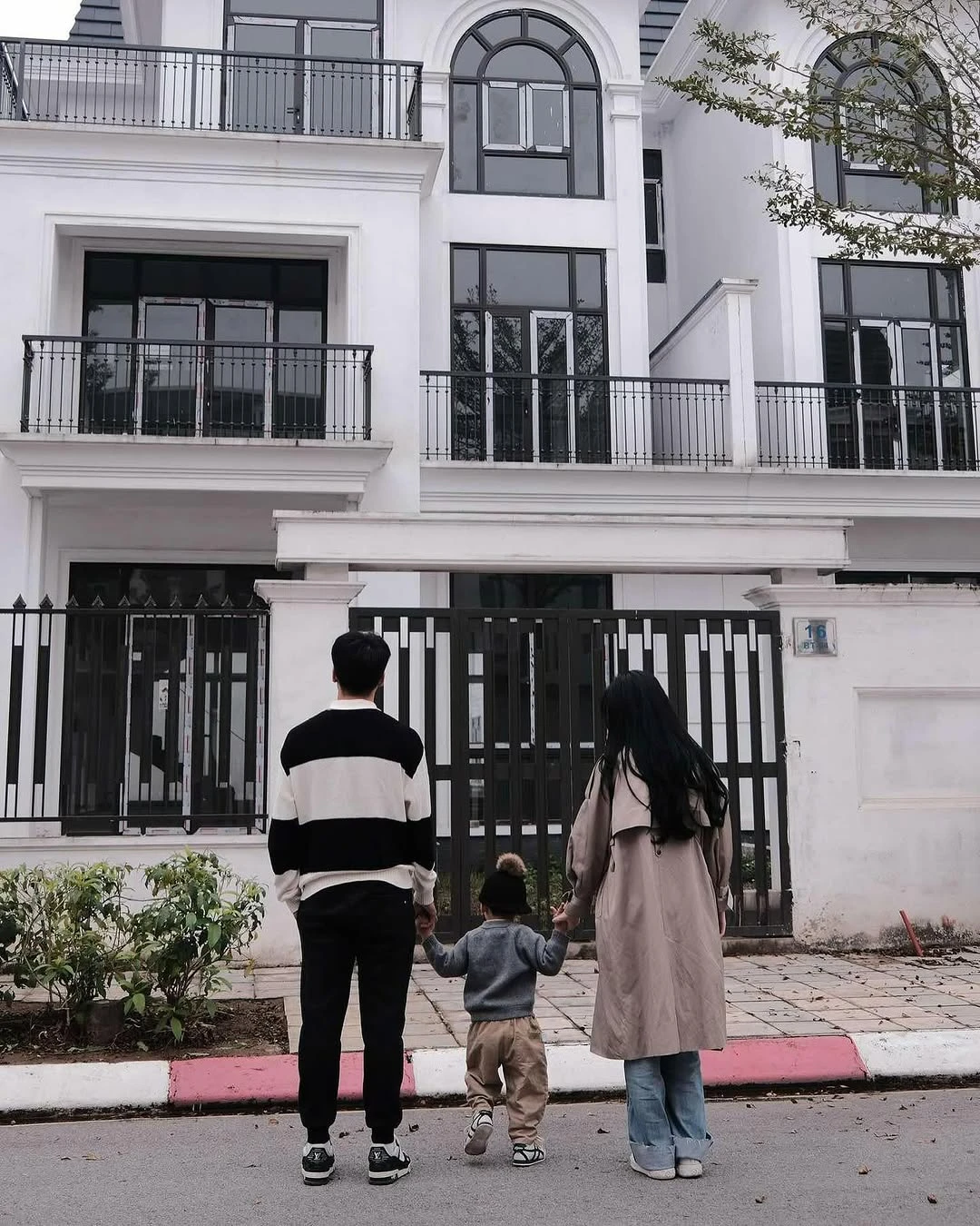 Đoàn Văn Hậu thái độ sốc khi vợ đòi sinh thêm con, từ chối ngôi WAG đẹp nhất - Hình 6