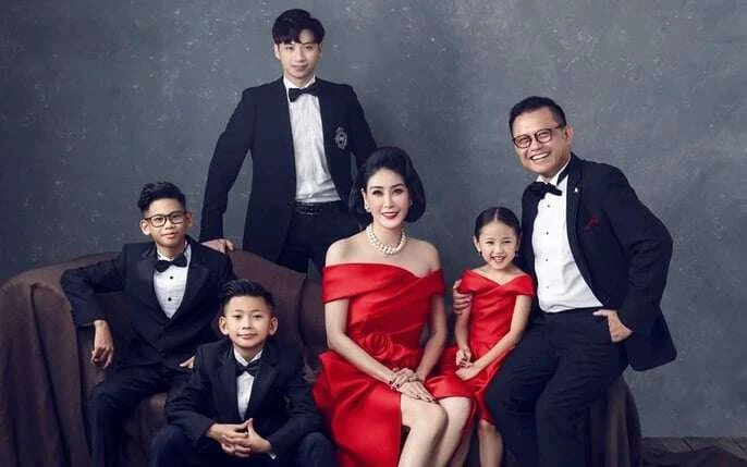 Hà Kiều Anh nghẹn ngào báo tin tang sự, dàn sao Việt đồng loạt gửi lời chia buồn - Hình 3