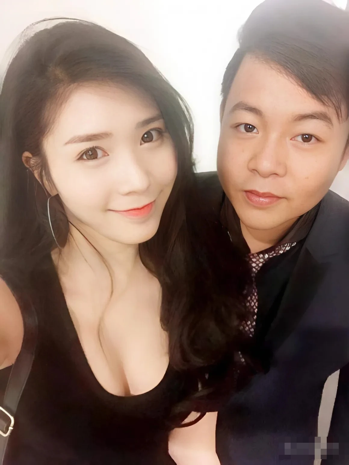 Nam nghệ sĩ có nhà trải từ Việt Nam sang Mỹ, 21 tuổ.i ly hôn, yêu nhiều mỹ nhân, U50 vẫn không vợ con - Hình 7
