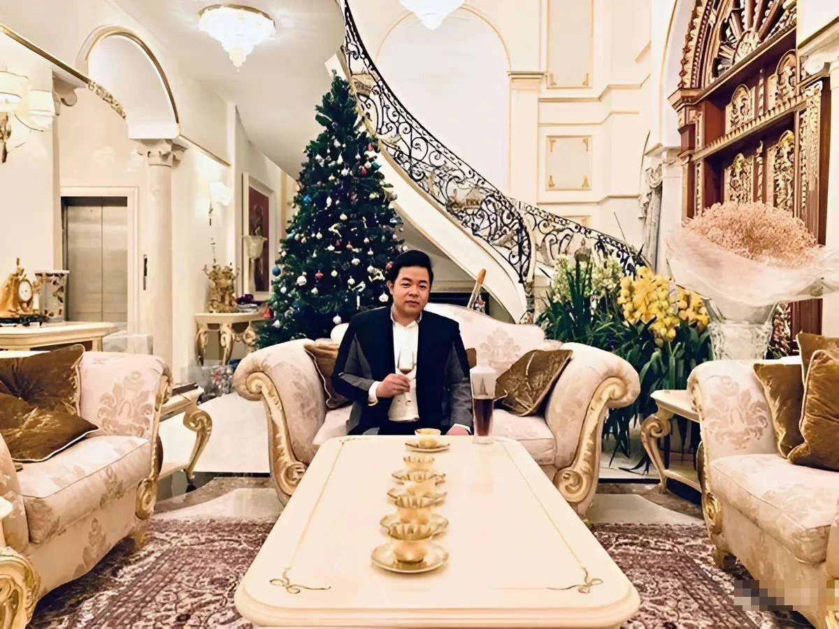 Nam nghệ sĩ có nhà trải từ Việt Nam sang Mỹ, 21 tuổ.i ly hôn, yêu nhiều mỹ nhân, U50 vẫn không vợ con - Hình 3