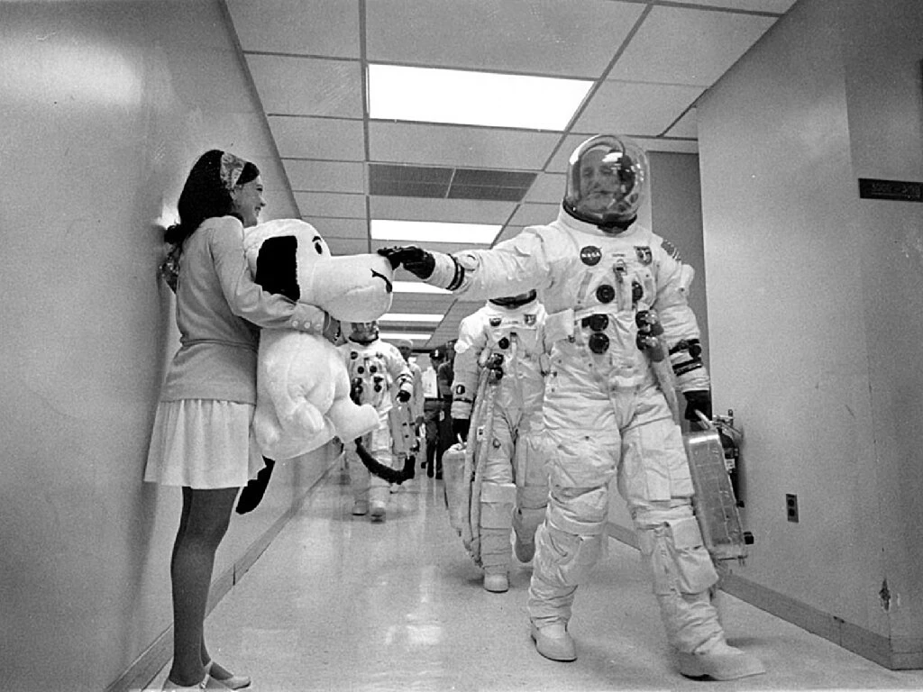 Nasa almost broke apart during a trip to the Moon 55 years ago, shocking reason - Photo 5