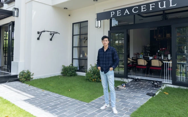 Quốc Trường: Ở biệt thự 300m2, gia tài vài trăm tỷ, U40 được ghép đôi Lọ Lem - Hình 1
