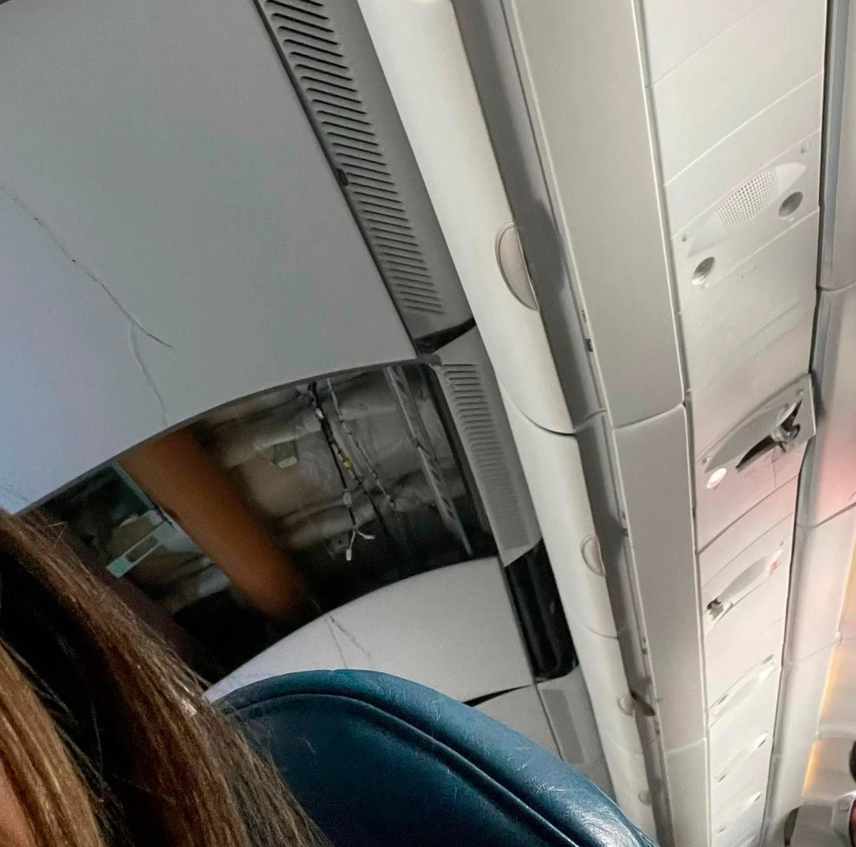 Sự cố nhiễu loạn máy bay Vietnam Airlines: hành khách trải nghiệm tái mặt - Hình 5
