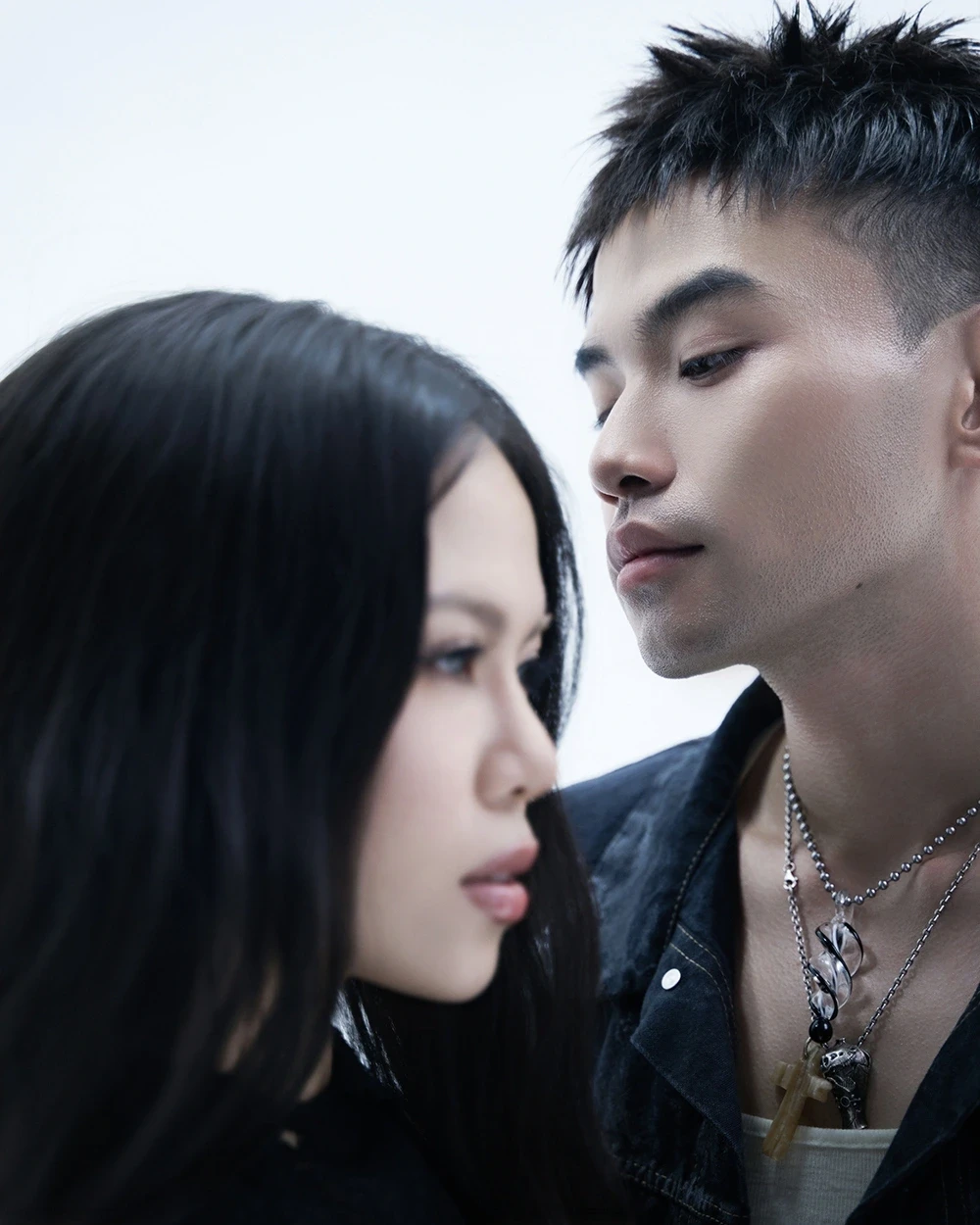 TLinh được săn đón ở trời Tây, nối gót thầy Suboi, đưa âm nhạc Việt ra quốc tế - Hình 5