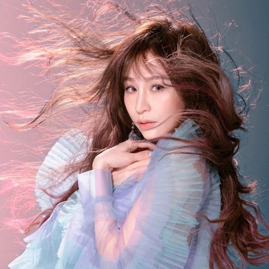 Vương Tâm Lăng Nữ thần thanh xuân làm tổng tài bất chấp đu idol, đỉnh cỡ nào? - Hình 8