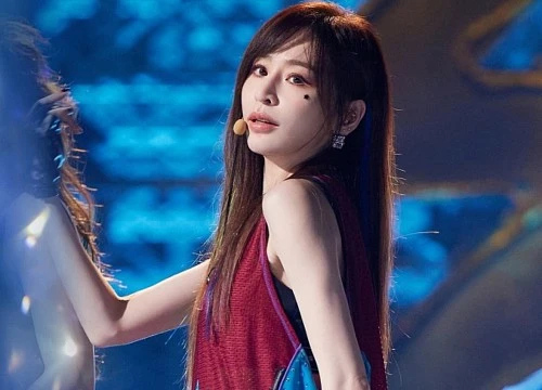 Vương Tâm Lăng Nữ thần thanh xuân làm tổng tài bất chấp đu idol, đỉnh cỡ nào? - Hình 7
