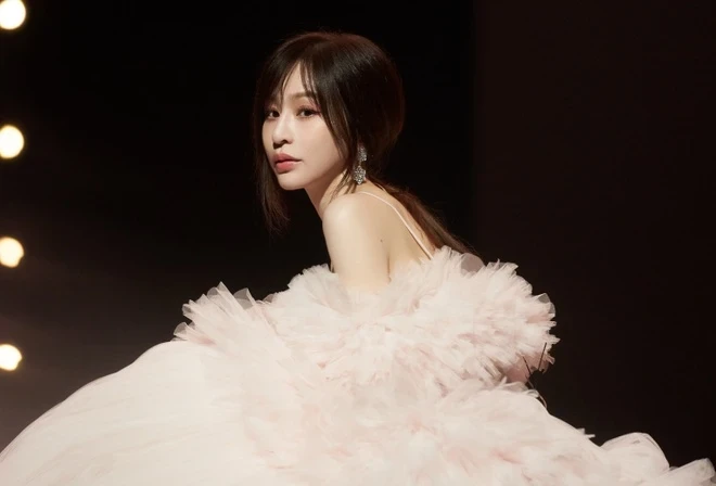 Vương Tâm Lăng Nữ thần thanh xuân làm tổng tài bất chấp đu idol, đỉnh cỡ nào? - Hình 6
