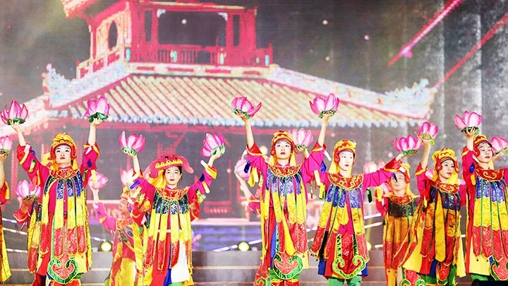 Đại nhạc hội Huế: có Quang Hùng rót 18 tỷ, 0h00 sold-out cảnh sau đó sốc? - Hình 3