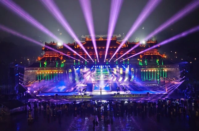 Đại nhạc hội Huế: có Quang Hùng rót 18 tỷ, 0h00 sold-out cảnh sau đó sốc? - Hình 1