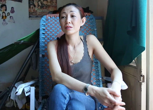 Người yêu cũ danh hài Hoài Linh tuổi 47: Cuộc sống kín tiếng, vẫn giữ hình xăm khuôn mặt Hoài Linh ở ngực - Hình 1