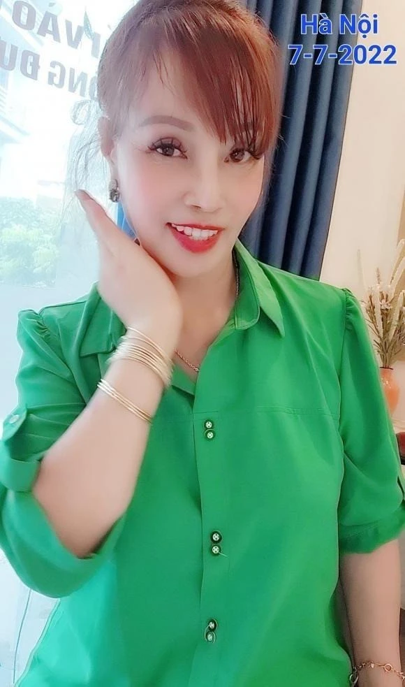 Cô dâu Thu Sao live ăn uống, diện mạo hiện tại sốc nặng, hết tiề.n căng da? - Hình 7