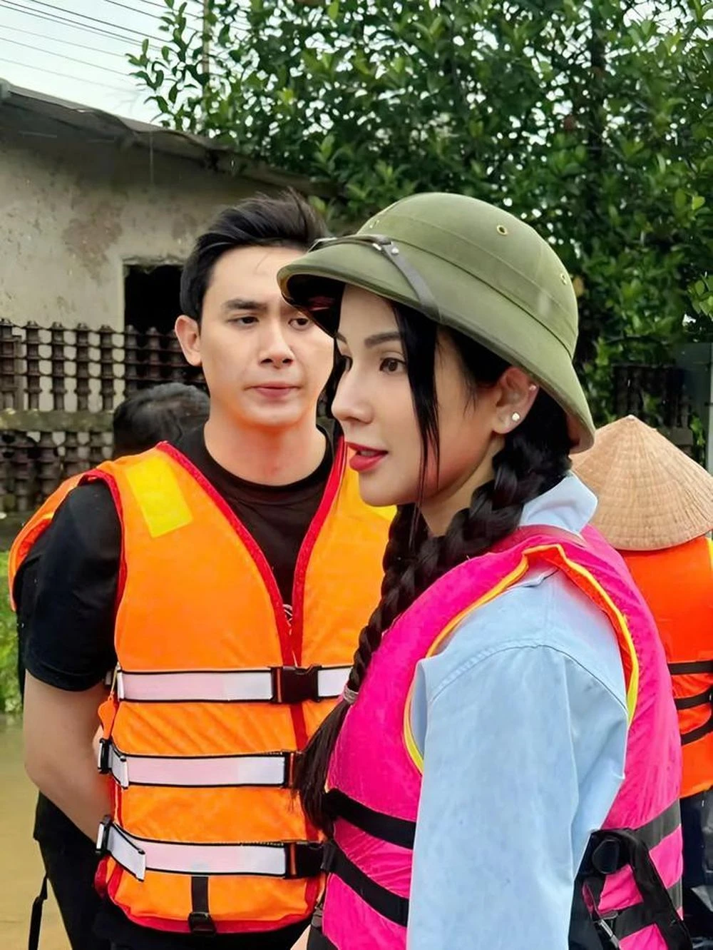 Diệp Lâm Anh và tình trẻ kém 11 tuổi có hành động xôn xao MXH, ghen tuông ra mặt - Hình 5