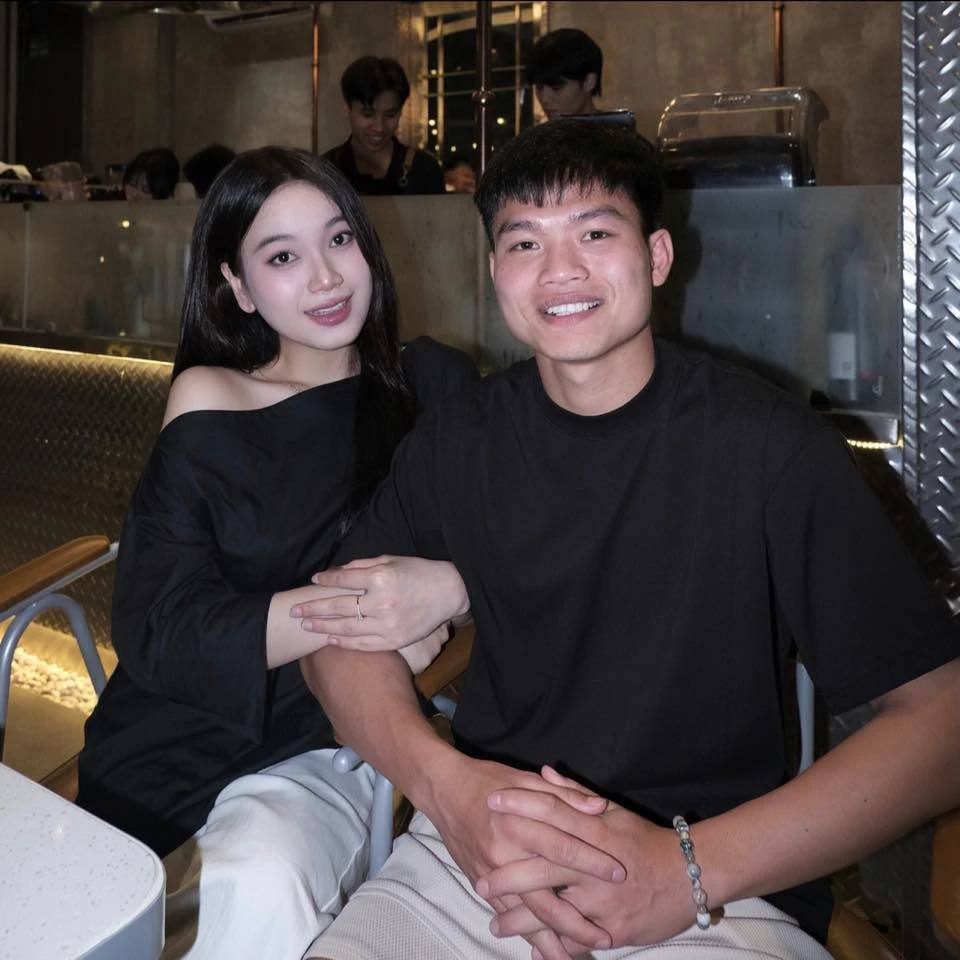 Hồ Văn Cường cưới vợ, danh tính cô dâu gây sốt, dân tình xúc động vì 1 điều - Hình 4