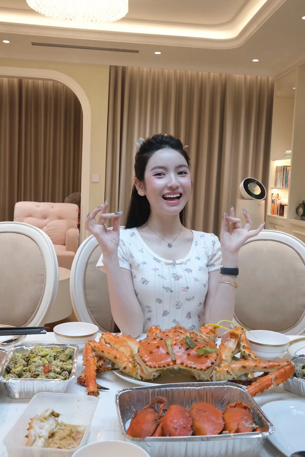 Vợ Quang Hải chơi lớn dốc ngược đầu, để lộ dáng bén phát mê, độ body bầu? - Hình 7