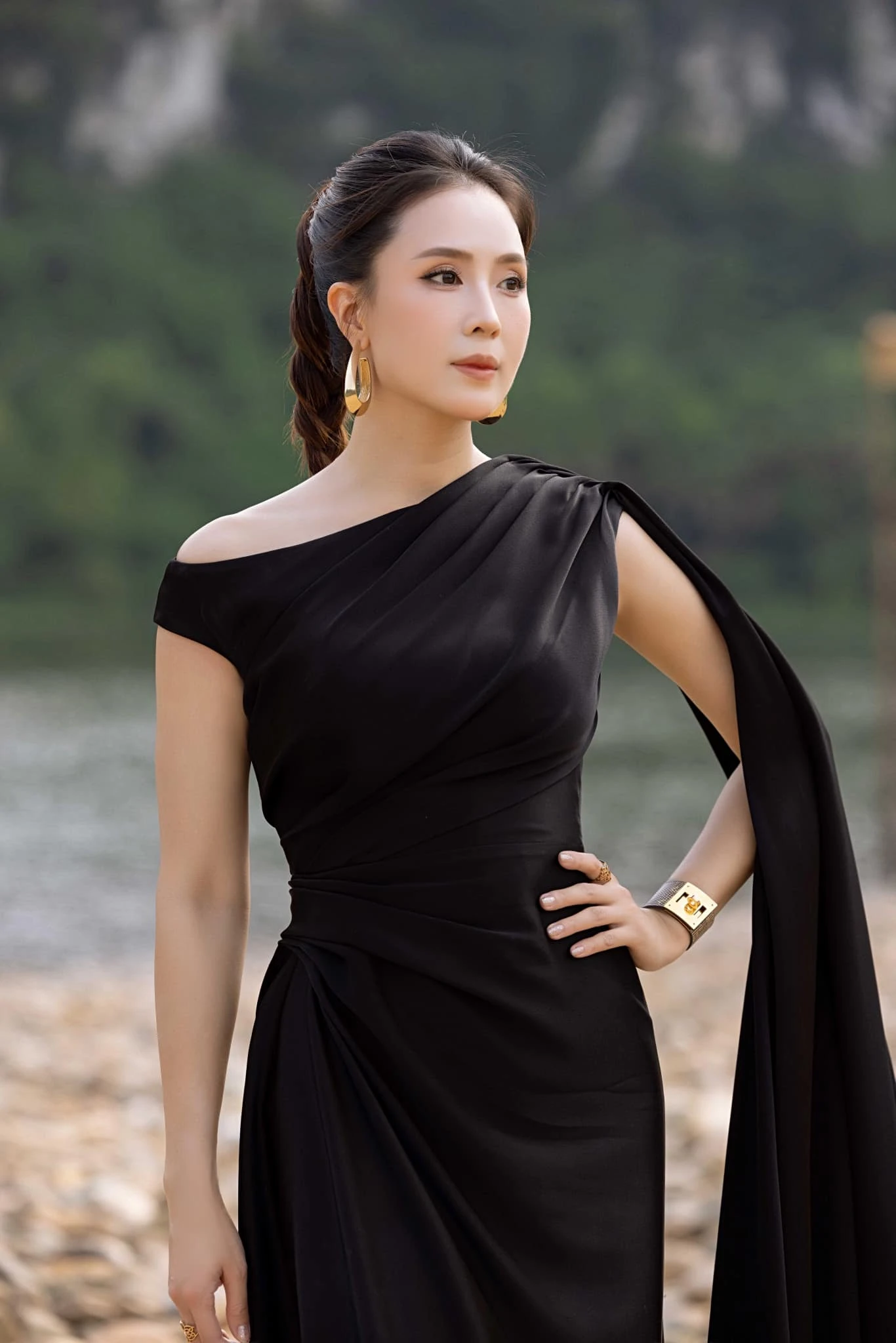 Cuộc hôn nhân bí ẩn của sao nữ VFC, 1 câu hỏi sau gần 2 thập kỷ chưa được giải đáp - Hình 8