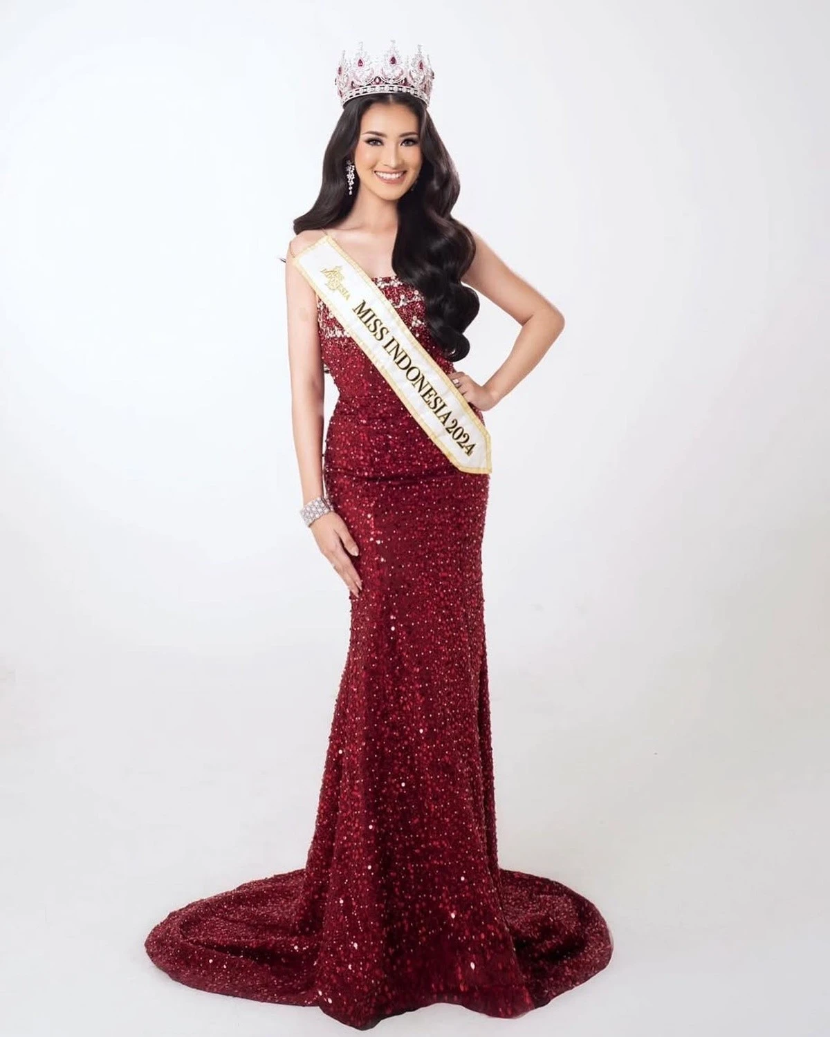 Miss World 2025: 2 thí sinh khiến Ý Nhi muối mặt, lọt Top 40 nhờ bí kíp này? - Hình 4