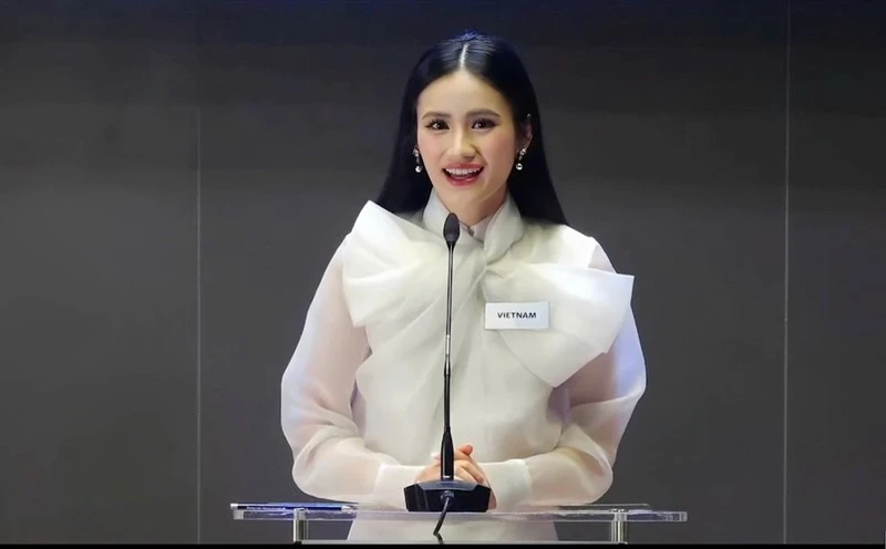 Ý Nhi mất điểm, khóc nhè ở Miss World, fan khó hiểu nói không thắng thì ăn vạ? - Hình 1