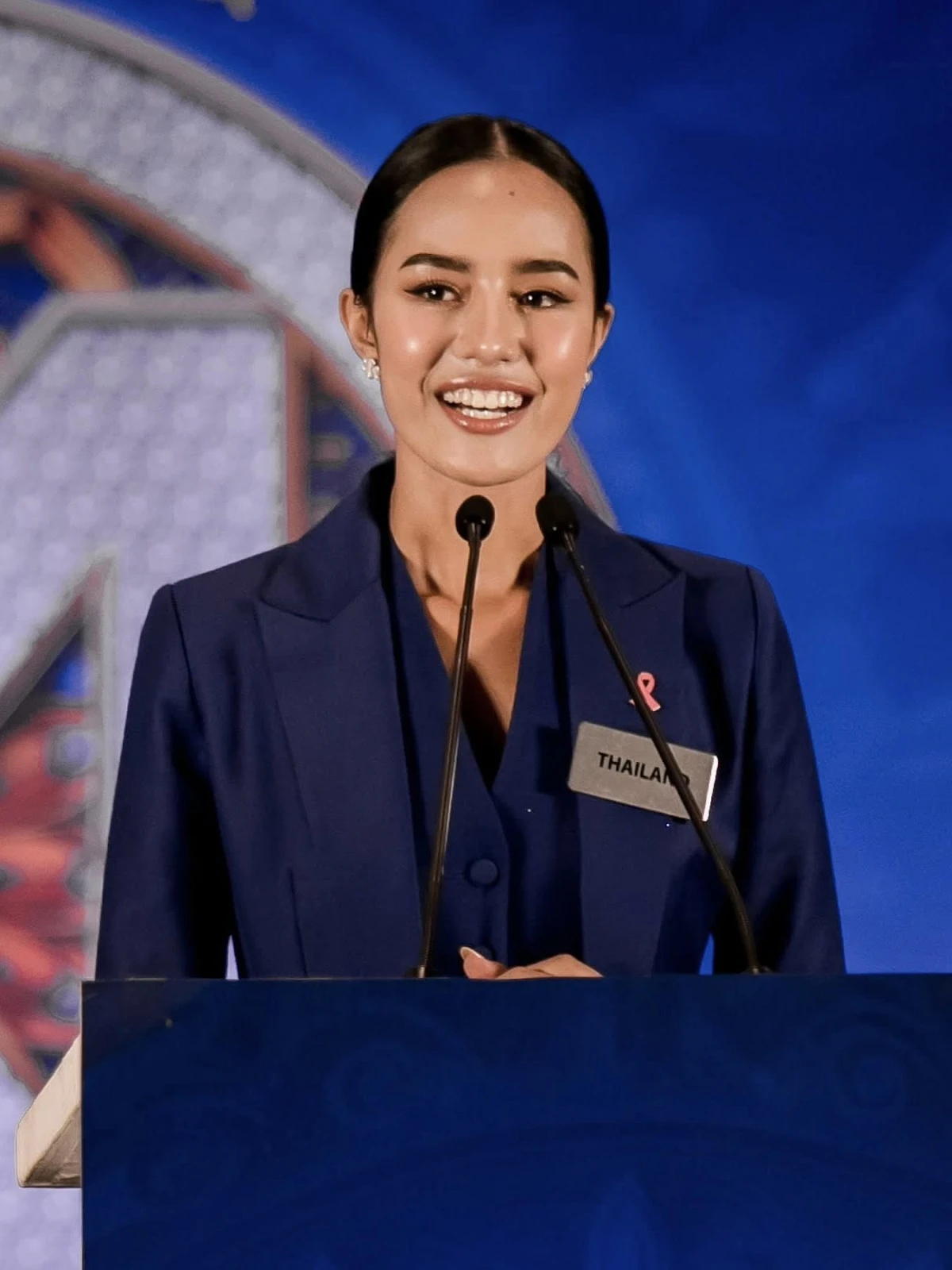 Ý Nhi mất điểm, khóc nhè ở Miss World, fan khó hiểu nói không thắng thì ăn vạ? - Hình 2