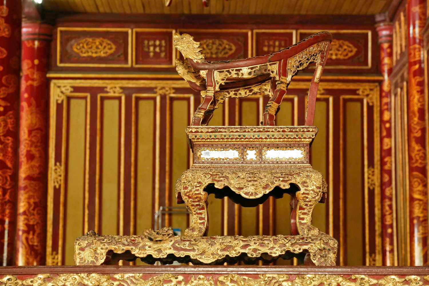 Ngai vàng triều Nguyễn: chiếc duy nhất còn nguyên, Vua Bảo Đại ngồi cuối cùng - Hình 3