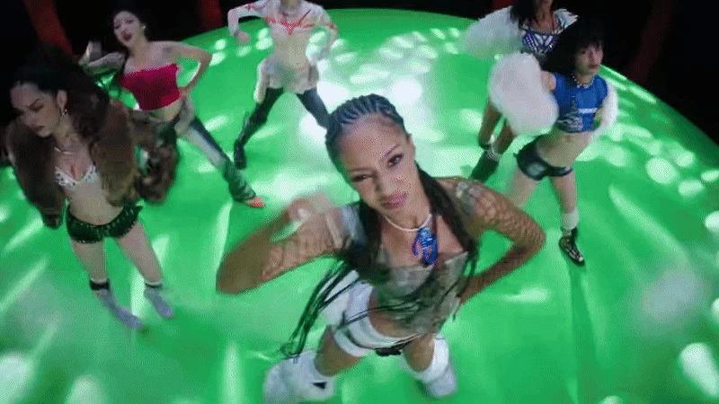 Ca khúc viral nhất Kpop hiện tại: Càng ồn càng thấm, từng bị chê tan nát nay giới trẻ đồng loạt quay xe - Hình 6