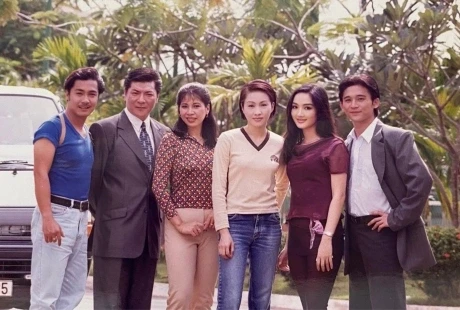Đệ nhất mỹ nhân nghi yêu Lý Hùng, rời showbiz, lấy tỷ phú khuyết tật là ai? - Hình 9