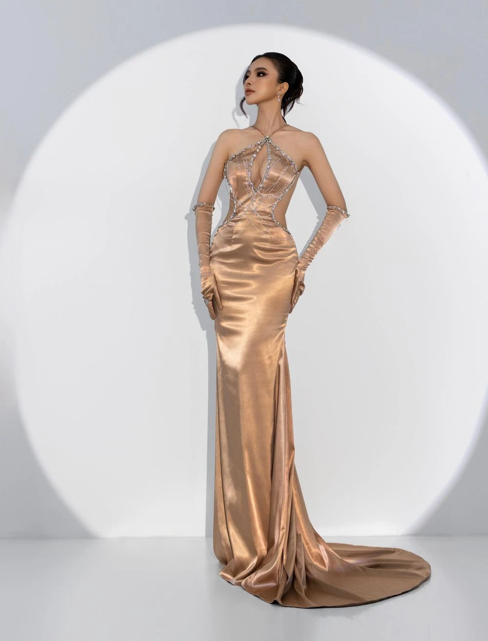 Hạnh Nguyên ghi điểm sau khi Quế Anh làm Miss Grand Vietnam lao đao - Hình 2