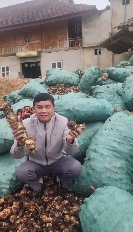 Người tố Sùng Bầu lộ thân thế Giám đốc, đời tư sau vai phản diện bất ngờ hơn - Hình 4
