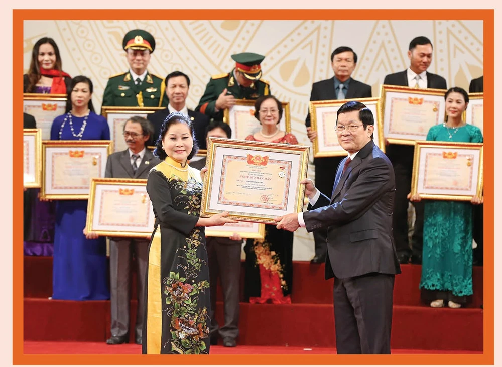 NSND Kim Liên 4 lần hát cho Bác Hồ nghe, lý do qua đời khiến khán giả chua xót - Hình 1