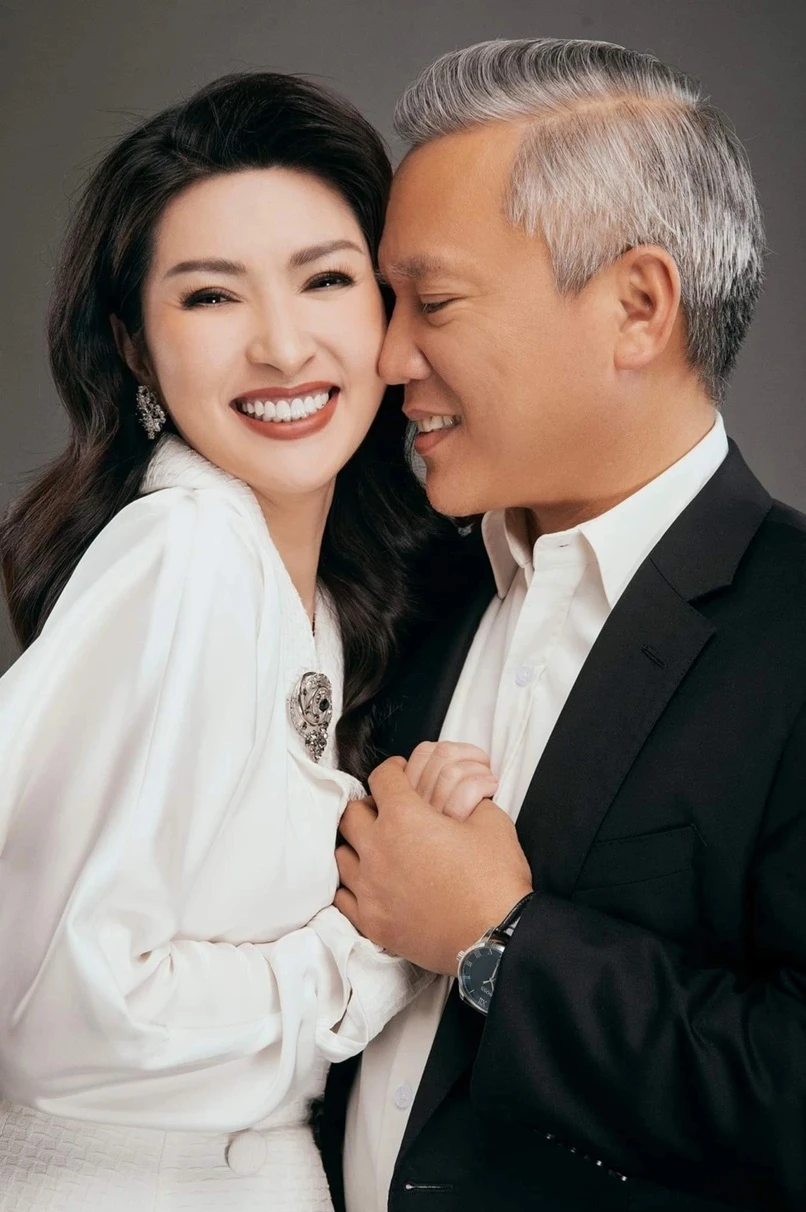 Ca sĩ Nguyễn Hồng Nhung: Quá khứ buồn, 44 tuổi lộ bụng bầu gần đẻ vẫn đi hát - Hình 6