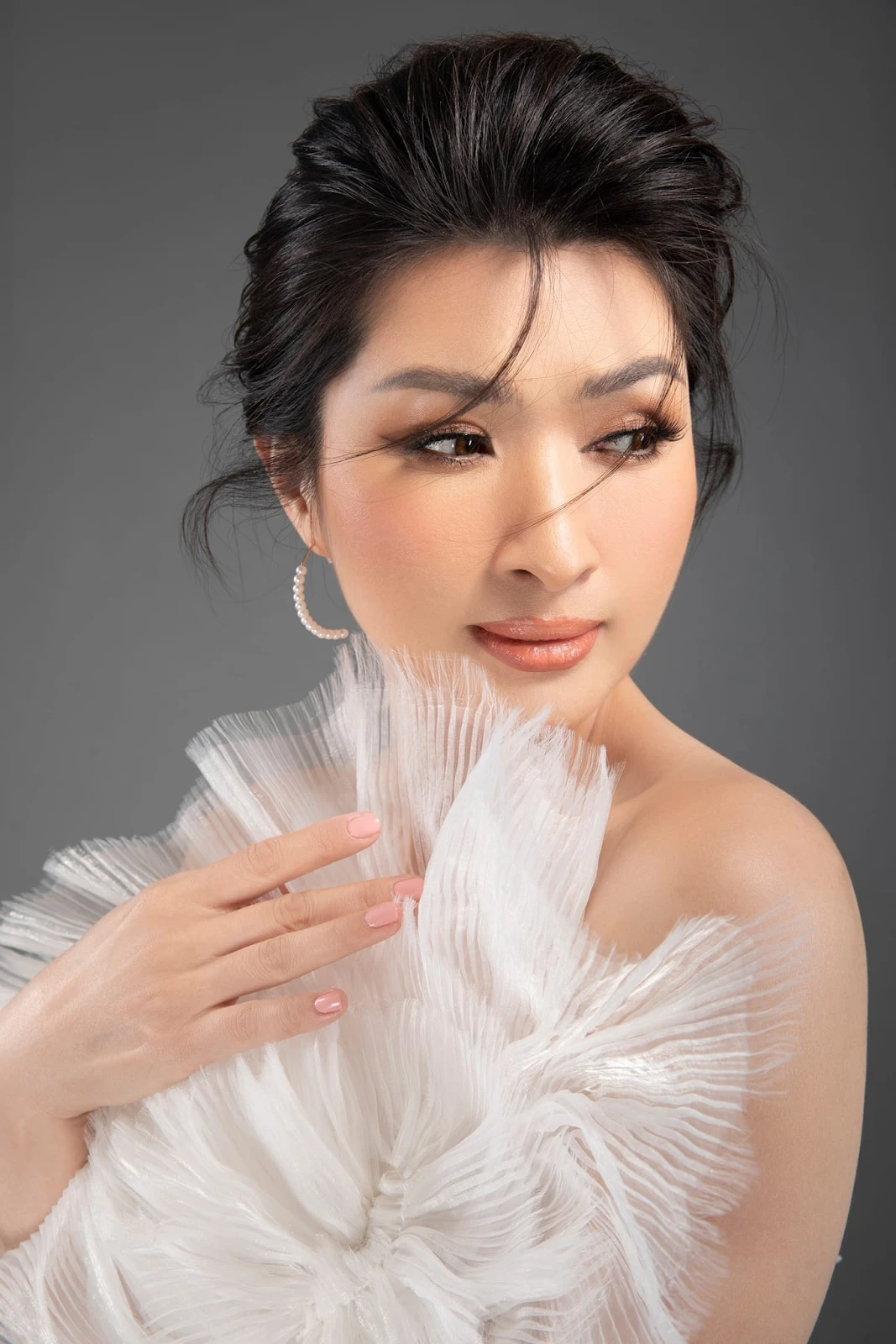 Ca sĩ Nguyễn Hồng Nhung: Quá khứ buồn, 44 tuổi lộ bụng bầu gần đẻ vẫn đi hát - Hình 5