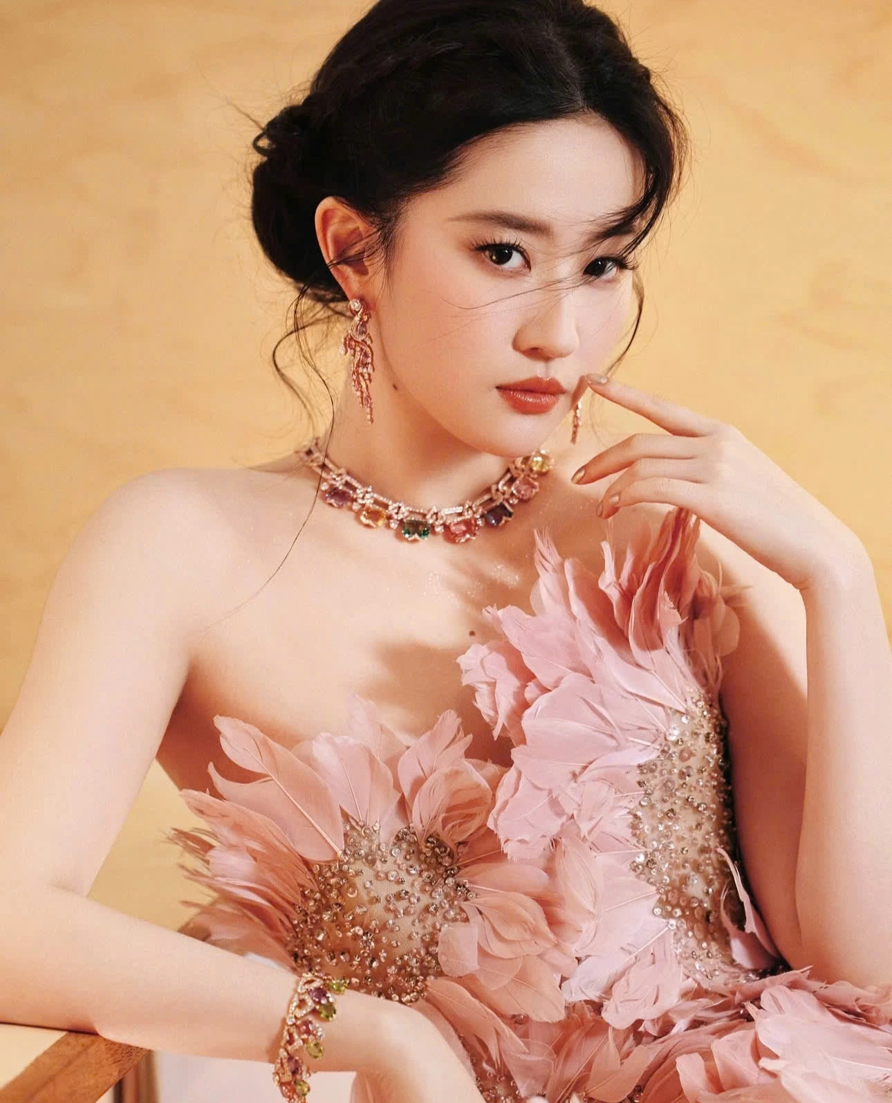 Triệu Lệ Dĩnh biến chất, cố tình bắt chước Lưu Diệc Phi nhưng nhận kết ê chề - Hình 6