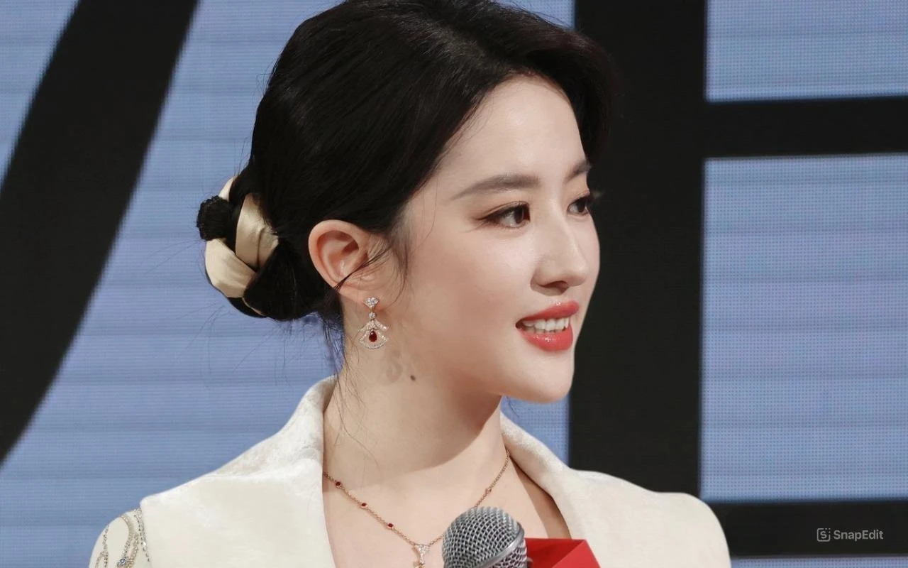 Triệu Lệ Dĩnh biến chất, cố tình bắt chước Lưu Diệc Phi nhưng nhận kết ê chề - Hình 5