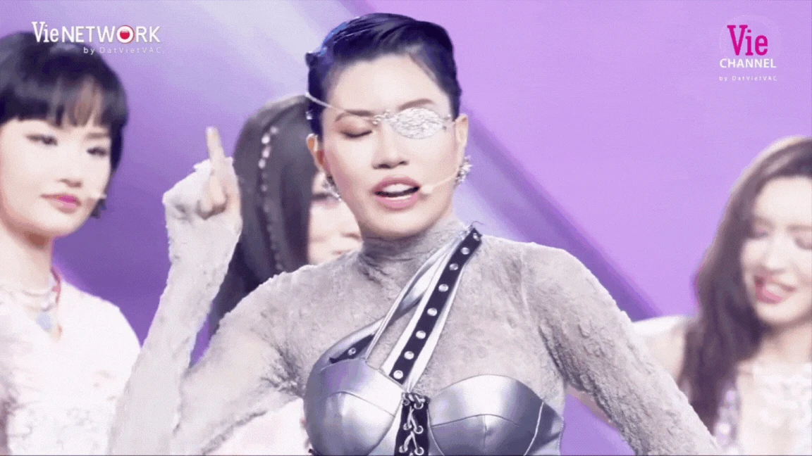 30 Em Xinh Say Hi bị nói ồn như cái chợ, màn rap battle khiến dân mạng mắc cỡ vô cùng - Hình 4