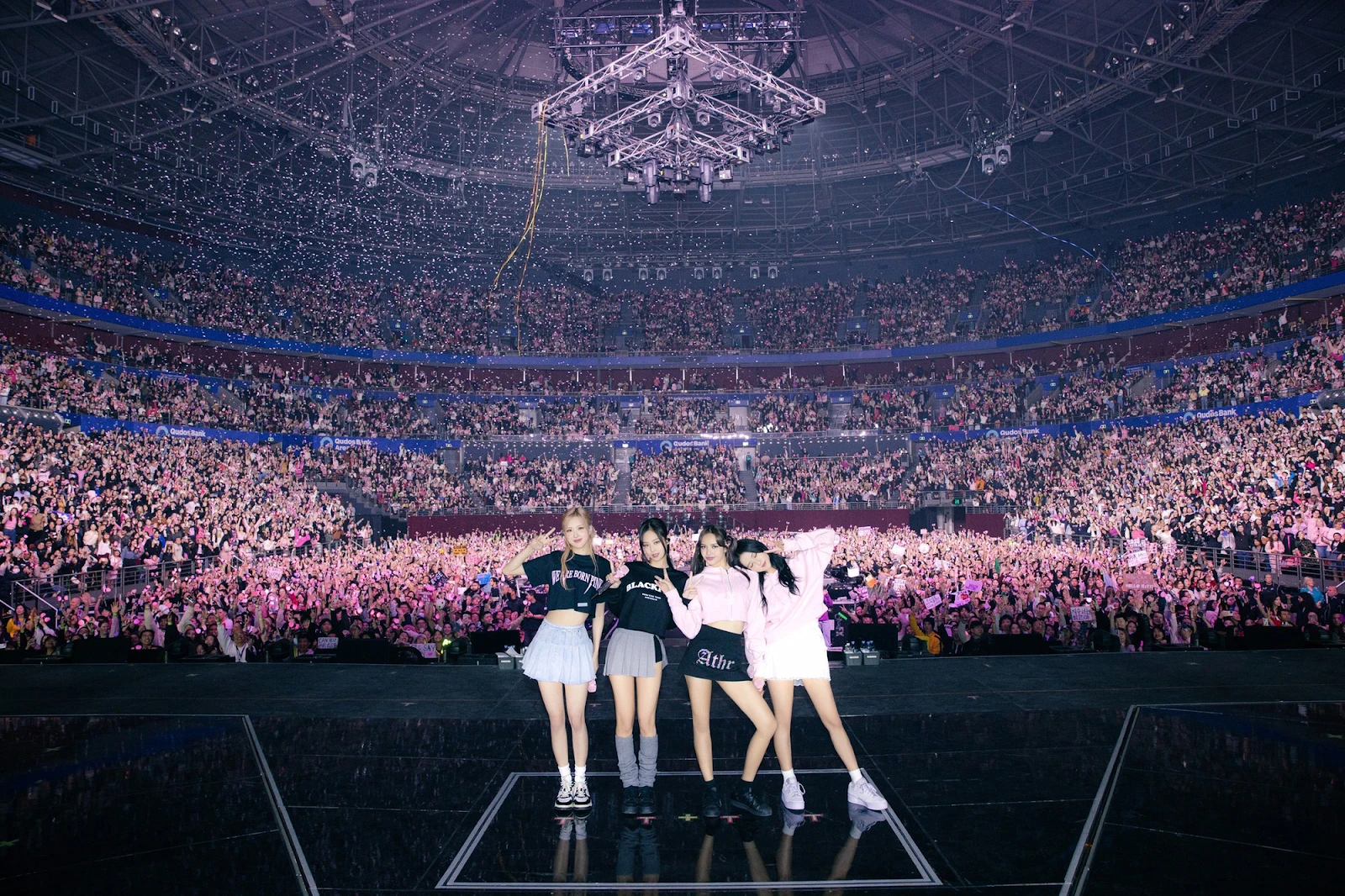 BLACKPINK công bố world tour nóng nhất, fan Việt lâm cảnh khổ nhất lúc này? - Hình 6