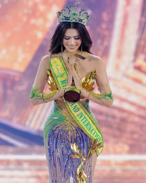 Đương kim Miss Grand 2024 bỏ vương miện, tố Nawat, sợ tù tội như Thuỳ Tiên - Hình 1