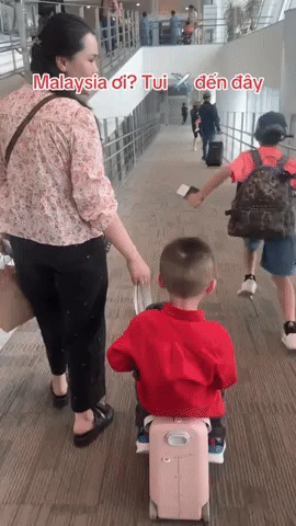 Vợ Duy Mạnh lại bị chê mặc xấu, thời trang sân bay khó đỡ, còn đâu khí chất tiểu thư lá ngọc cành vàng! - Hình 1