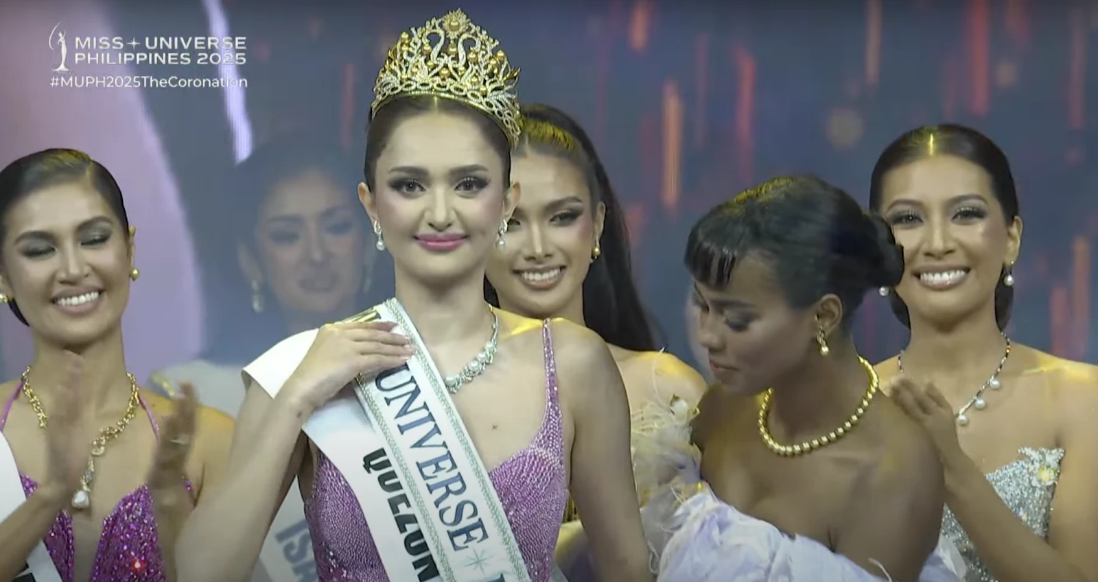 Á hậu fan Việt ghét ứng xử dở tệ vẫn đăng quang MUP, bị cả dàn thí sinh ngó lơ - Hình 4