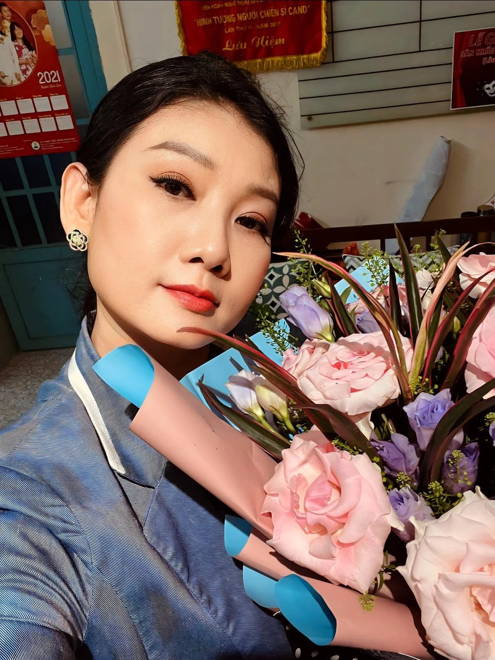 Cuộc đời nữ NSND nổi tiếng cả nước: 50 tuổi vẫn trẻ đẹp, chưa lấy chồng dù nhiều người theo đuổi - Hình 2