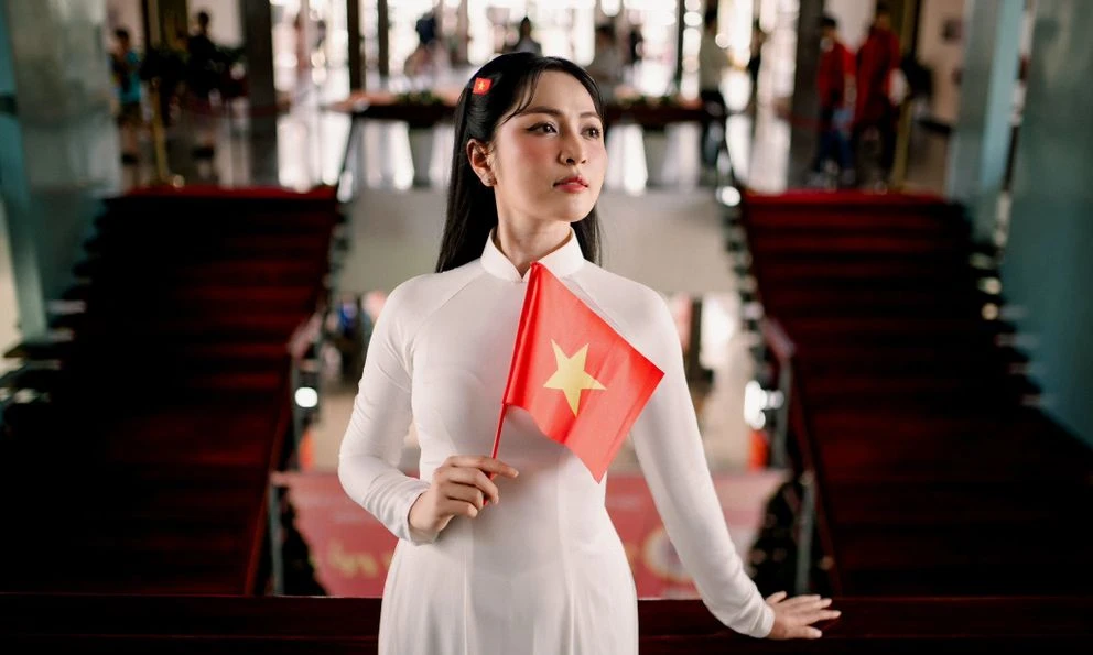Duyên Quỳnh bị đồn ganh ghét Võ Hạ Trâm, nói rõ ấm ức lộ quan hệ thật? - Hình 1