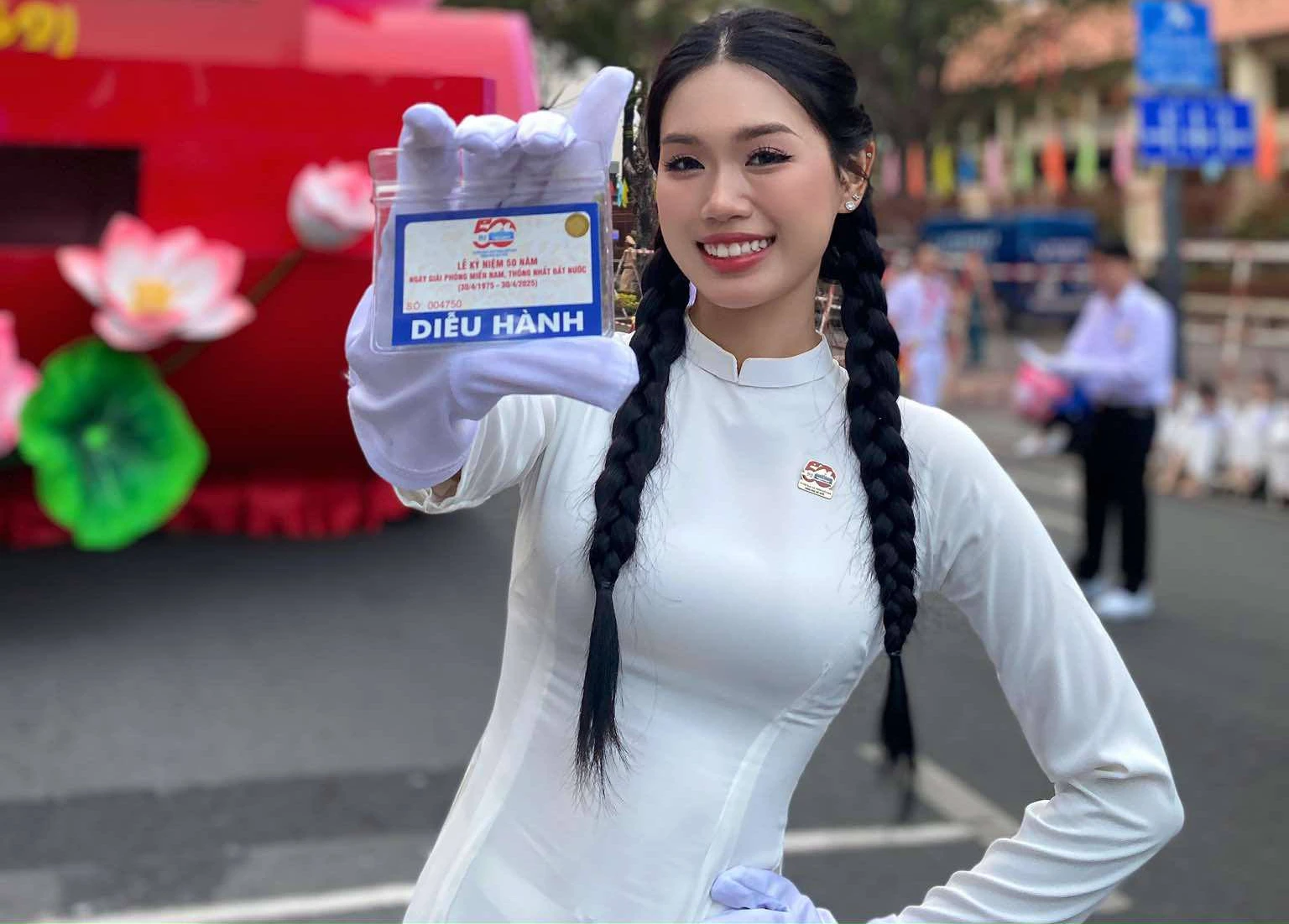 Nữ tiếp viên thắng đời 1000 lần, check in cùng dàn cực phẩm quân nhân, MXH ước - Hình 5