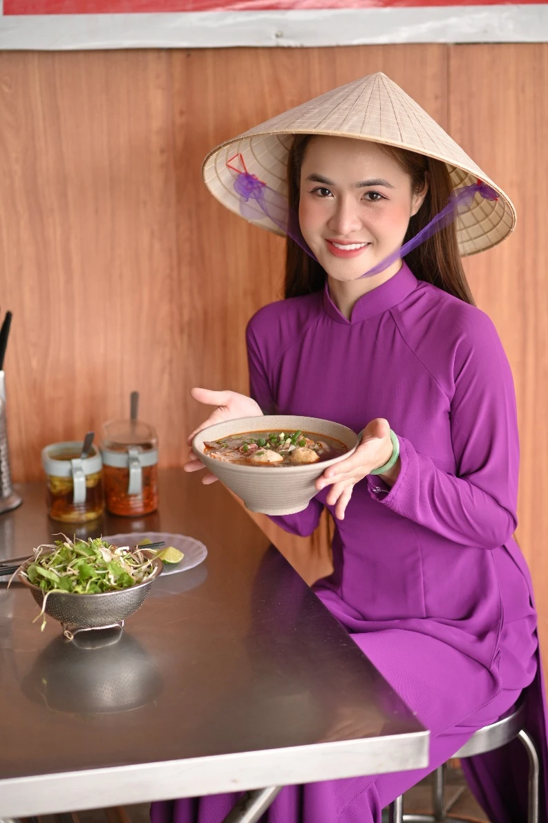 Khám phá ẩm thực xứ Huế với Lữ Diệu Phương – hành trình giữ gìn hương vị cố đô - Hình 5