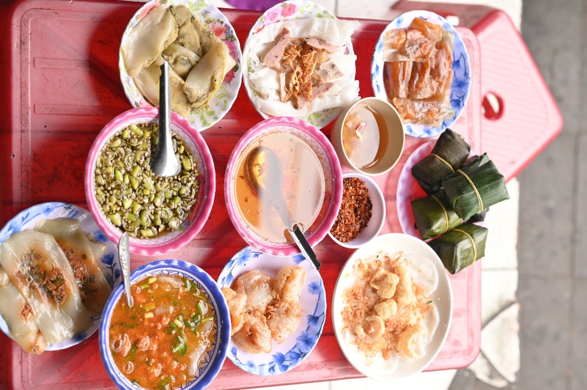 Khám phá ẩm thực xứ Huế với Lữ Diệu Phương – hành trình giữ gìn hương vị cố đô - Hình 3