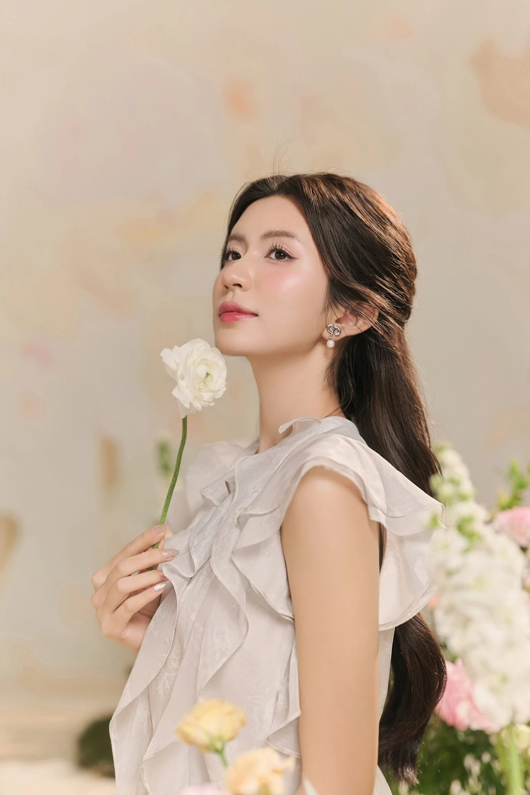 Ngọc Huyền: cháu dâu NSƯT Chí Trung, chạm ngưỡng U30 visual như học sinh cấp 3 - Hình 2