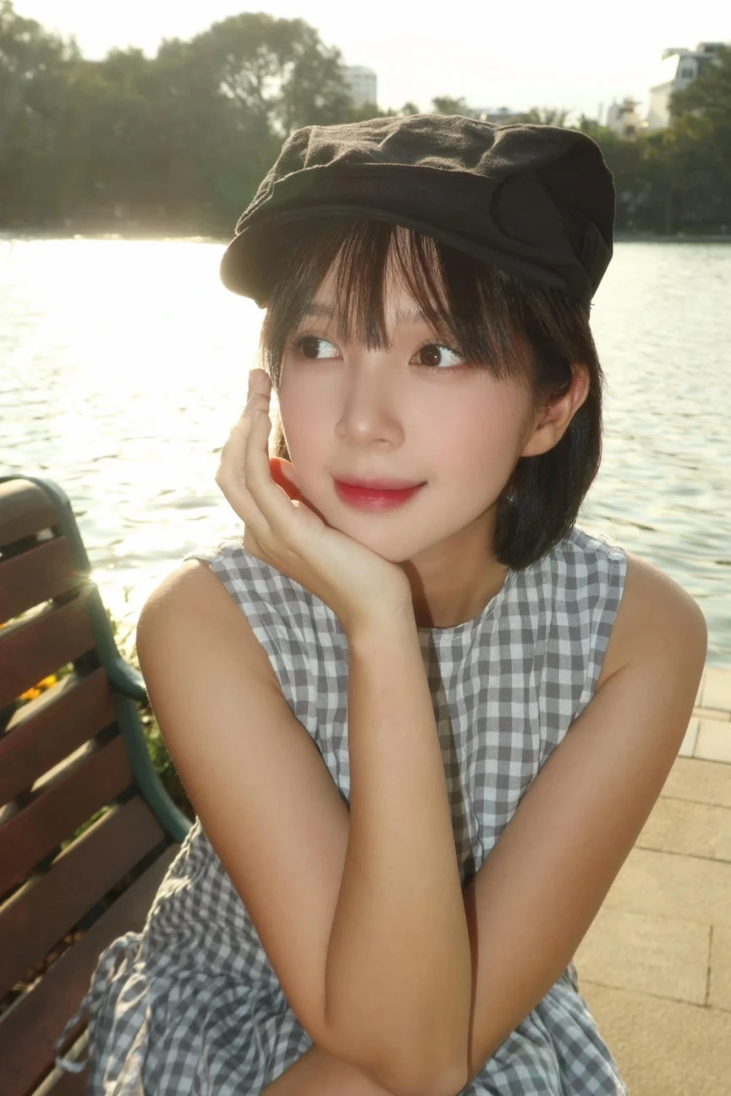 Ngọc Huyền: cháu dâu NSƯT Chí Trung, chạm ngưỡng U30 visual như học sinh cấp 3 - Hình 8