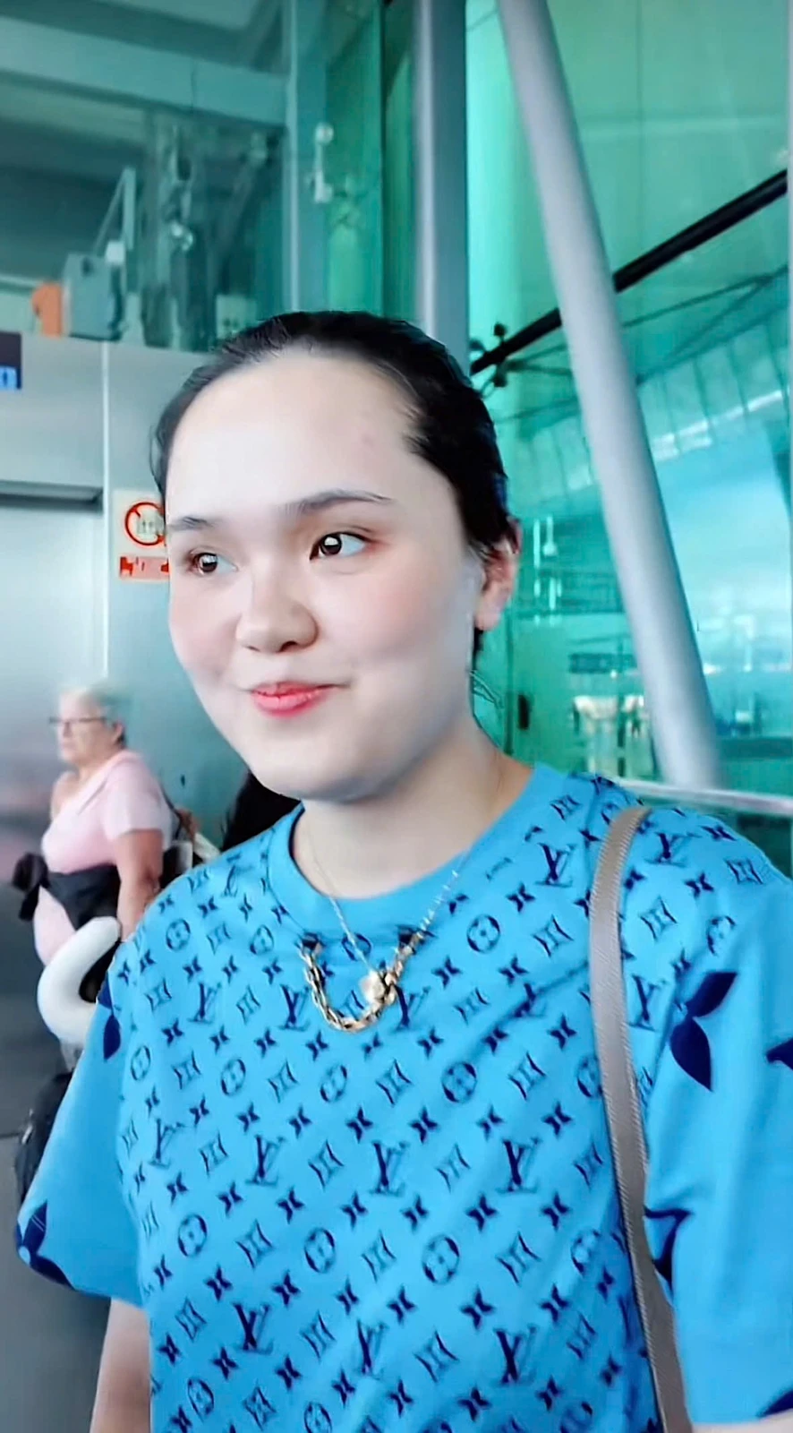Vợ Duy Mạnh bị soi thái độ trọng ngoại, bơ nội, giữ khoảnh cách với nhà chồng? - Hình 3