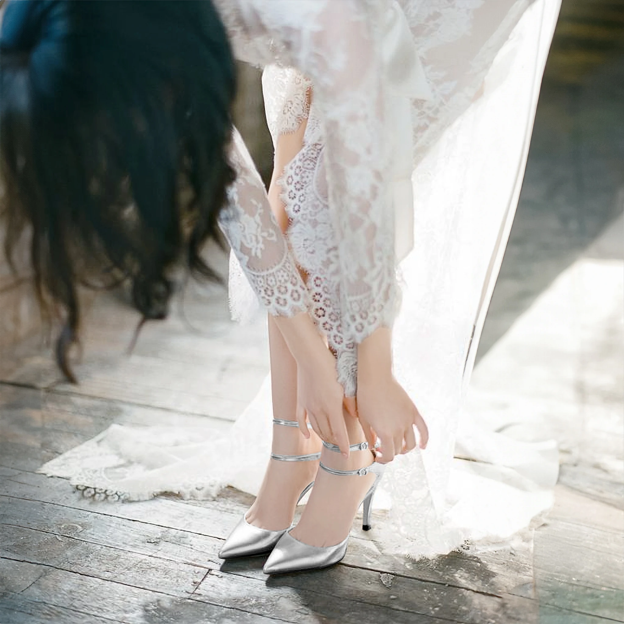 Cháy phố hè với xăng đan, giày dép da đa sắc - Hình 2