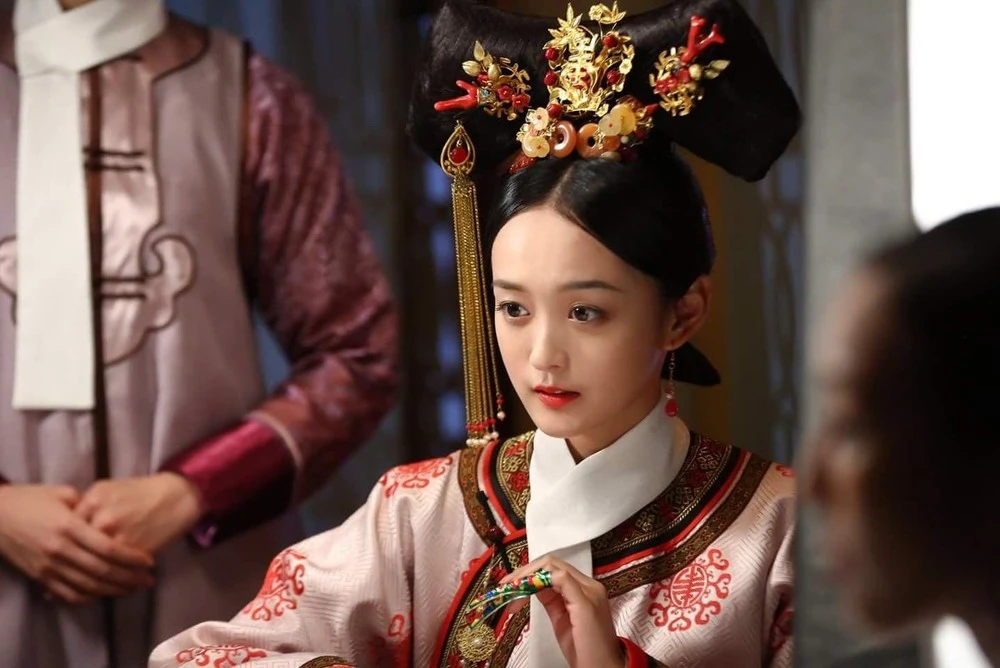 Hà Hoằng San: từng bị chèn ép ở Cbiz, lên đời nhờ Châu Tấn, U40 vẫn như thiếu nữ - Hình 6