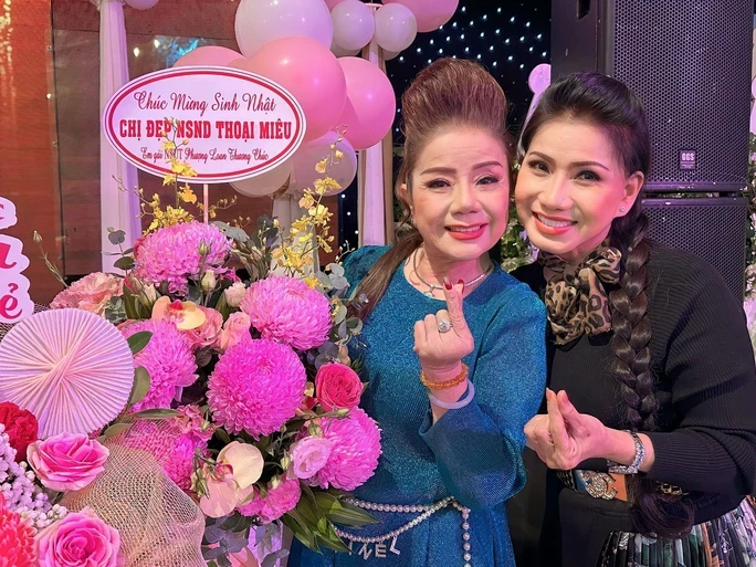 NS Thoại Miêu gia nhập hội livestream kiếm thêm, nhận bình luận coi rẻ từ CĐM - Hình 10